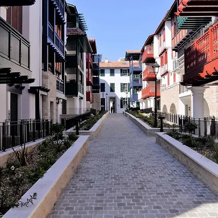 Plaza * Saint-Jean-de-Luz