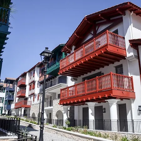 Plaza * Saint-Jean-de-Luz